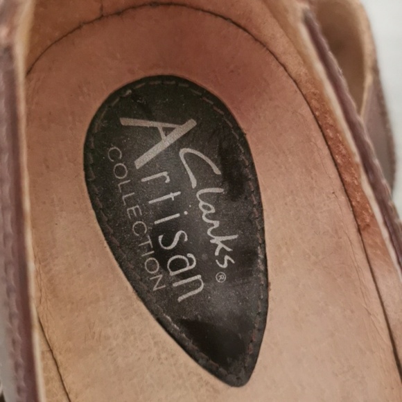 Clarks womens Artisan brown leather crocodile embossed loafer. Size 10M - Picture 3 of 7